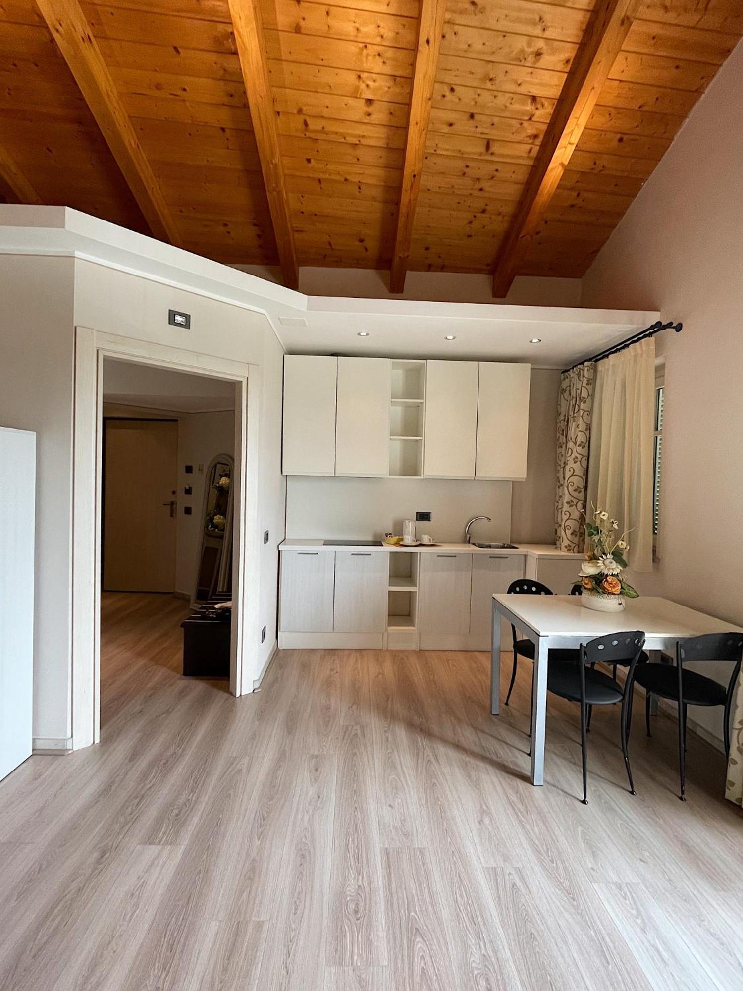 La Rocca Bed & Breakfast Carrù Eksteriør bilde