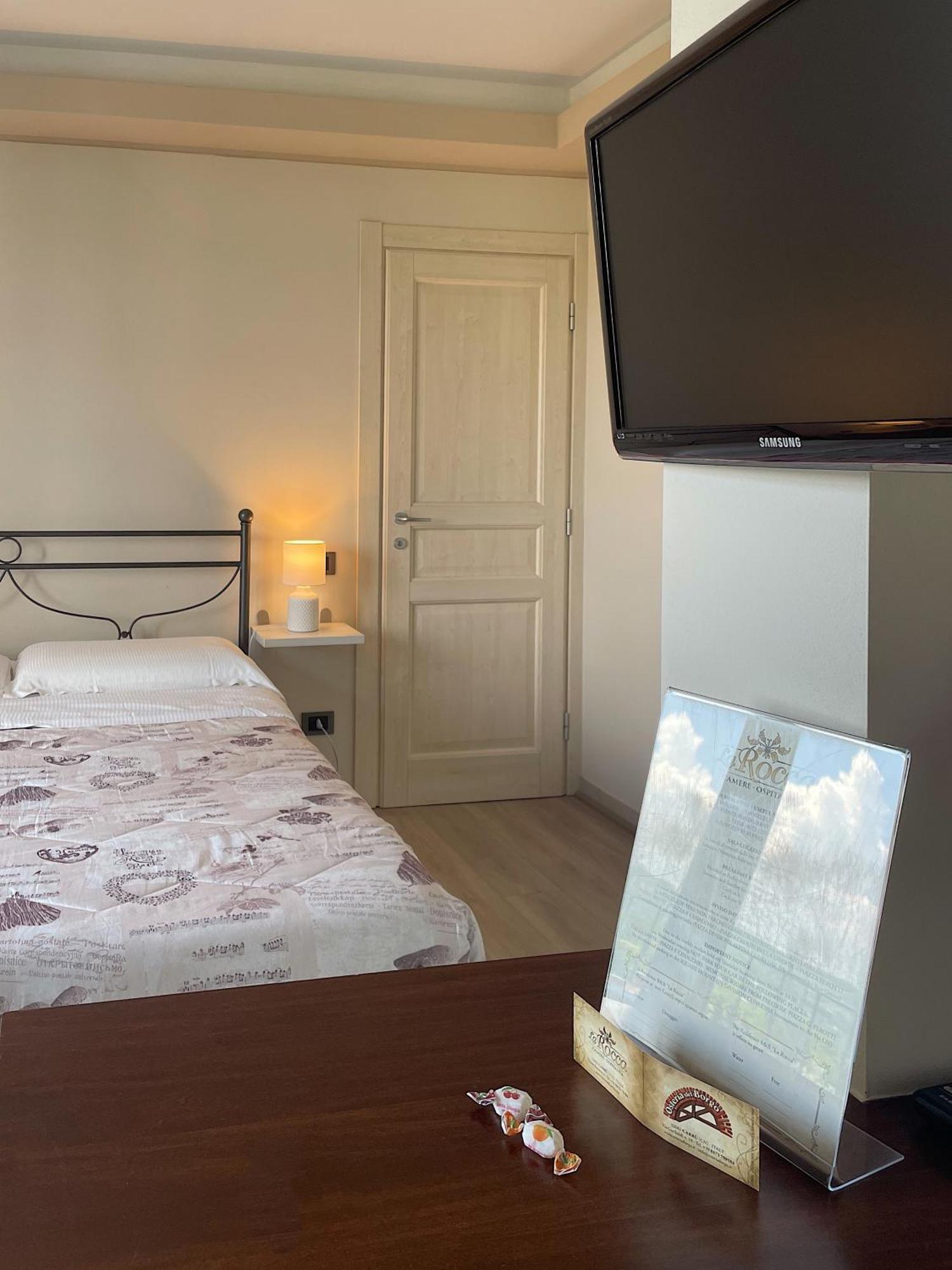 La Rocca Bed & Breakfast Carrù Eksteriør bilde