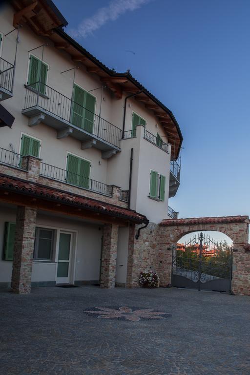 La Rocca Bed & Breakfast Carrù Eksteriør bilde