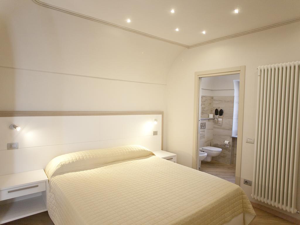La Rocca Bed & Breakfast Carrù Eksteriør bilde